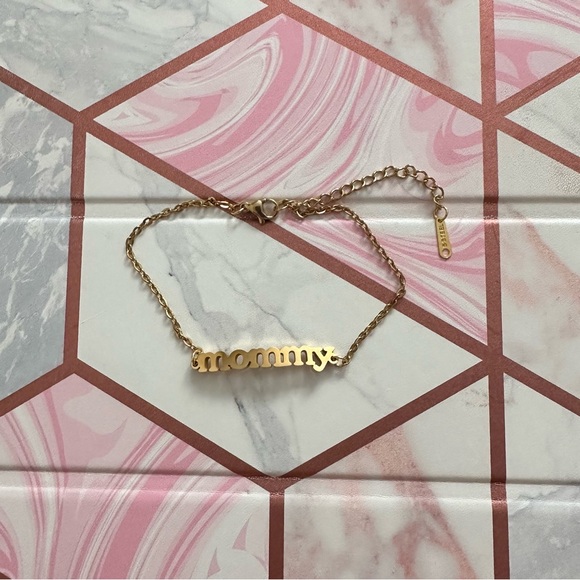 MOMMY bracelet 7.5inches with a 2inch extender - Picture 3 of 4